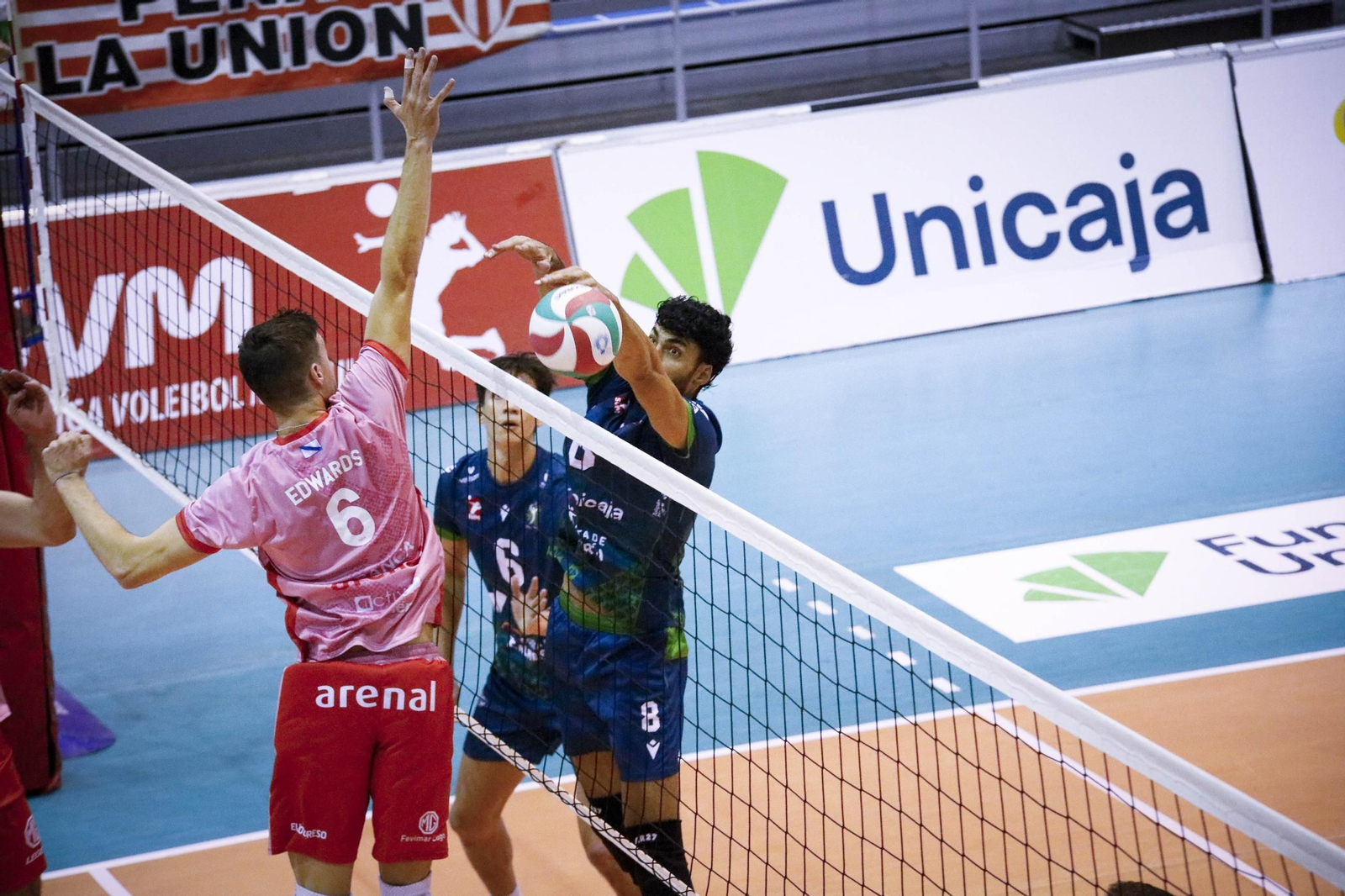 Unicaja Costa de Almería-Arenal Emeve de la Superliga, en imágenes