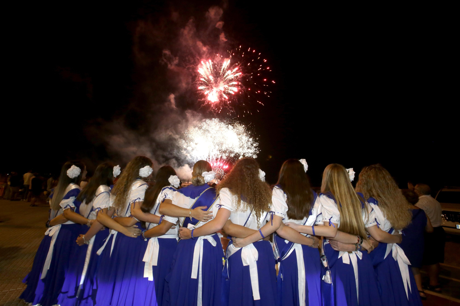 Fuegos artificiales para cerrar la Feria del Carmen y de la Sal en San Fernando