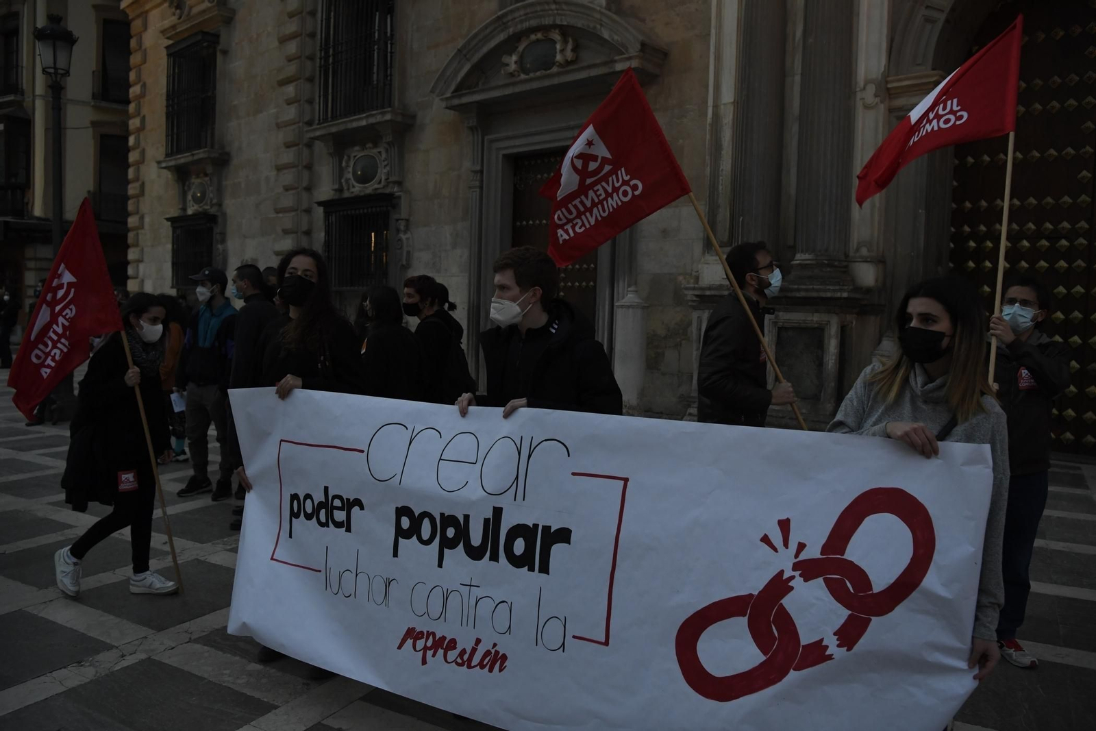 Fotos: disturbios y altercados entre manifestantes y la Policía en Granada