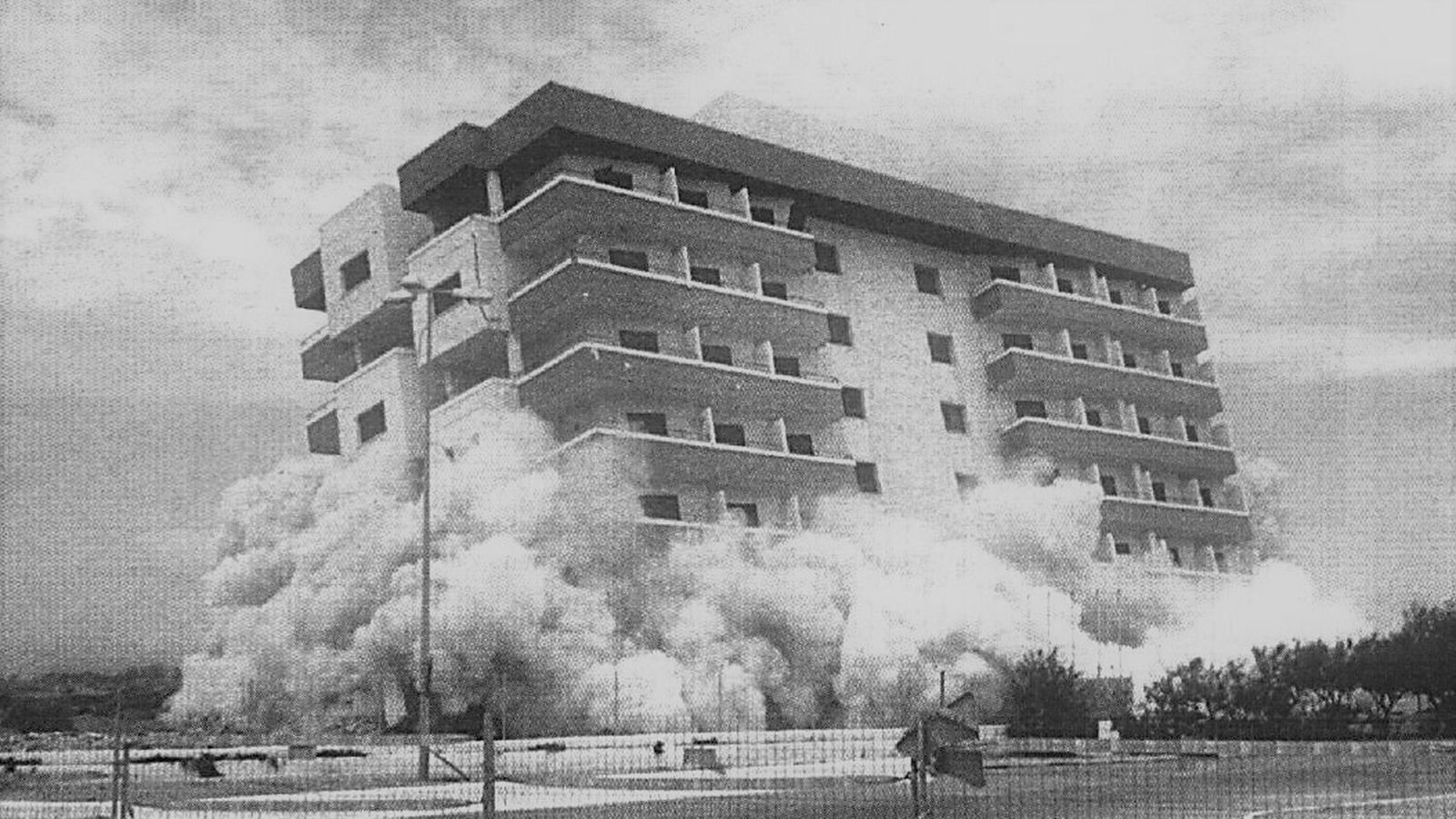 Demolición del Hotel Alborán