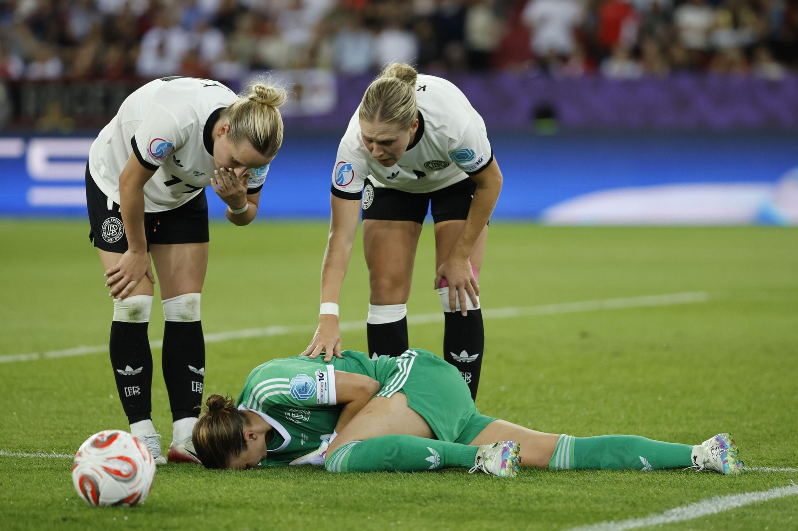Las mejores imágenes de la semifinal Alemania-España de la Eurocopa femenina