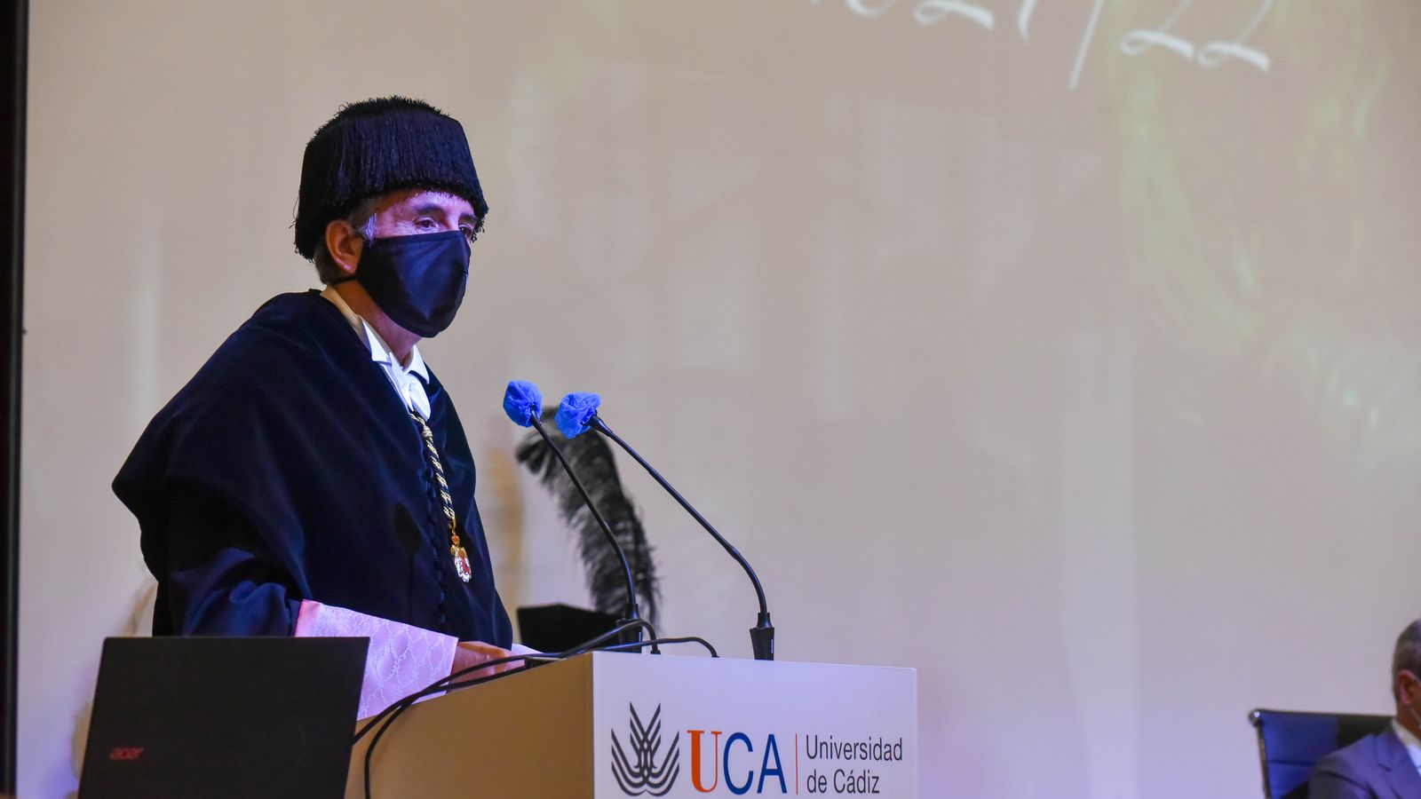 El rector de la UCA, Francisco PIniella.