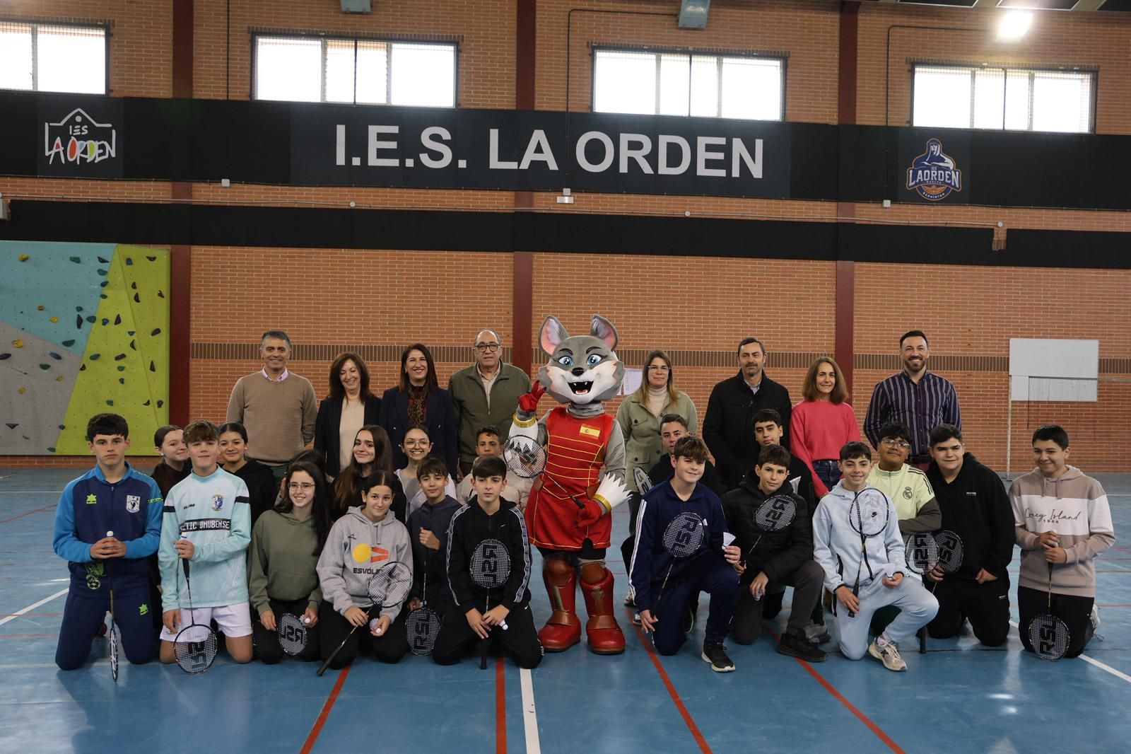 Inicio de la campaña de promoción del Campeonato de Europa de Bádminton 2026 en el IES La Orden.