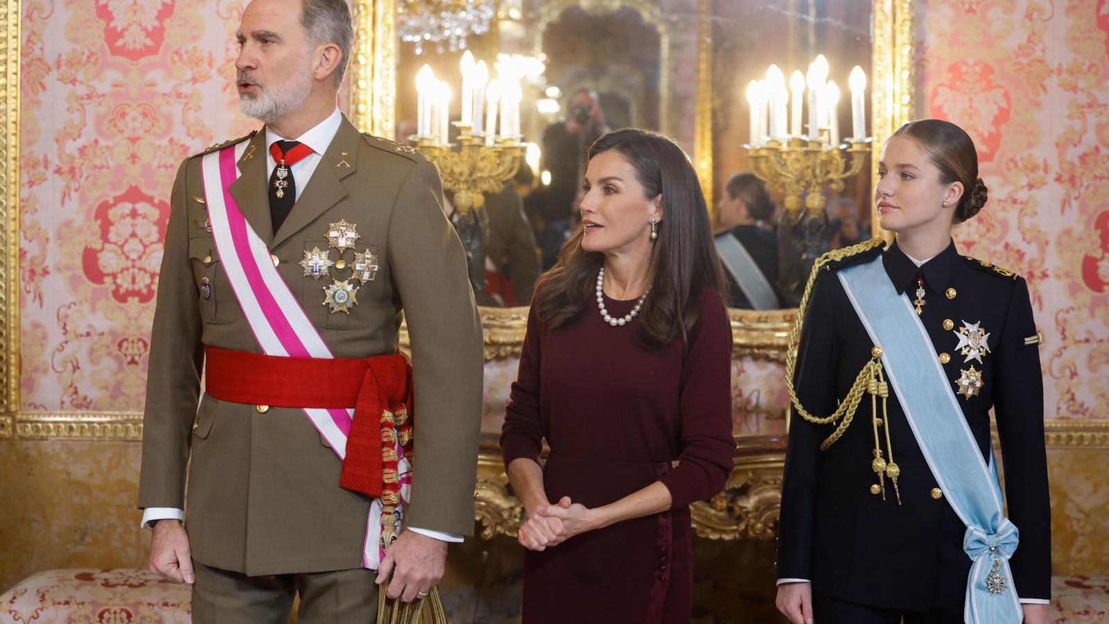 Felipe Vi, Letizia y la princesa Leonor en la celebración de la Pascua Militar de 2025