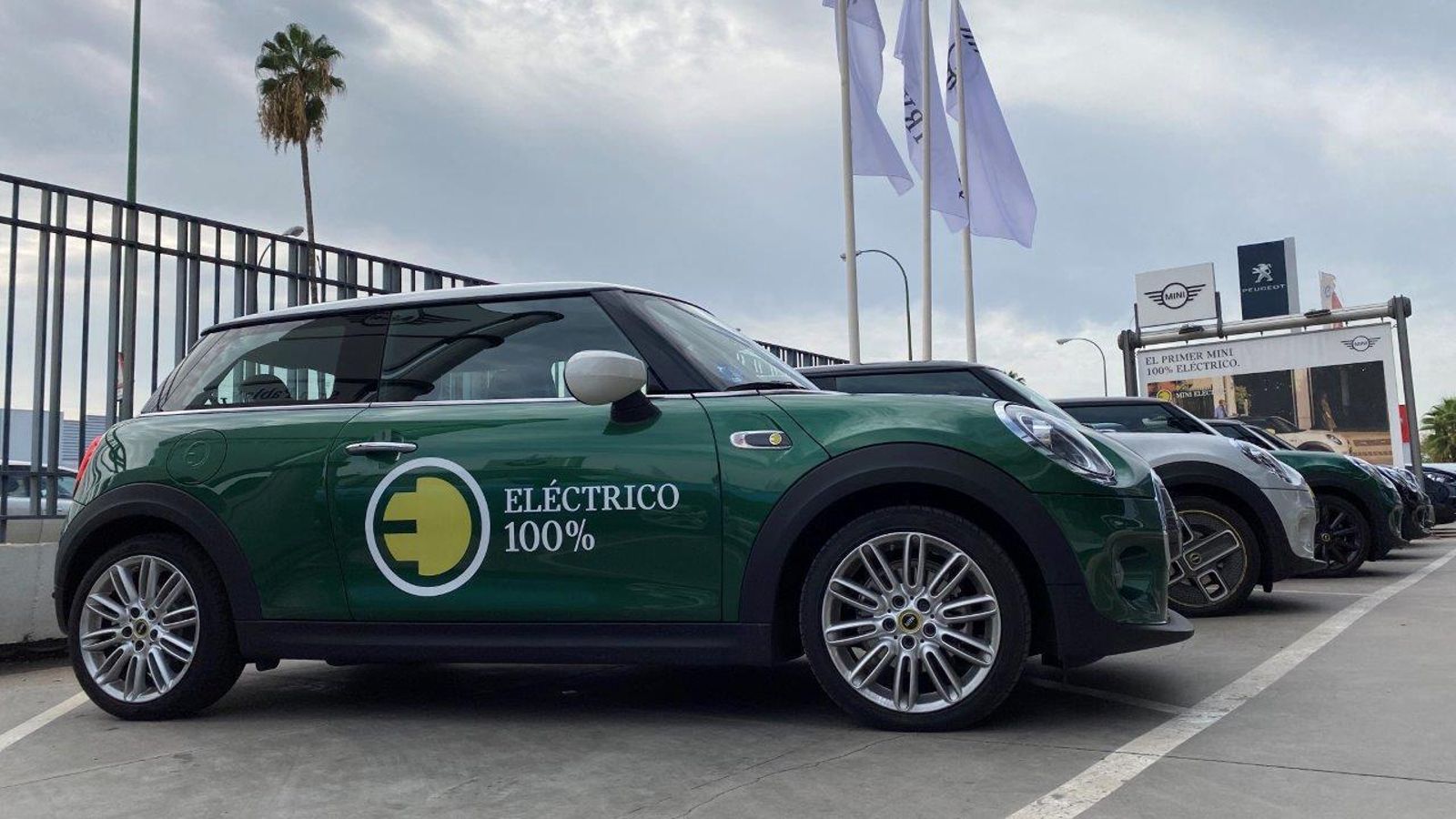 El Mini Cooper SE combina la movilidad sostenible con la diversión al volante, un diseño rompedor y la característica calidad premium de MINI.