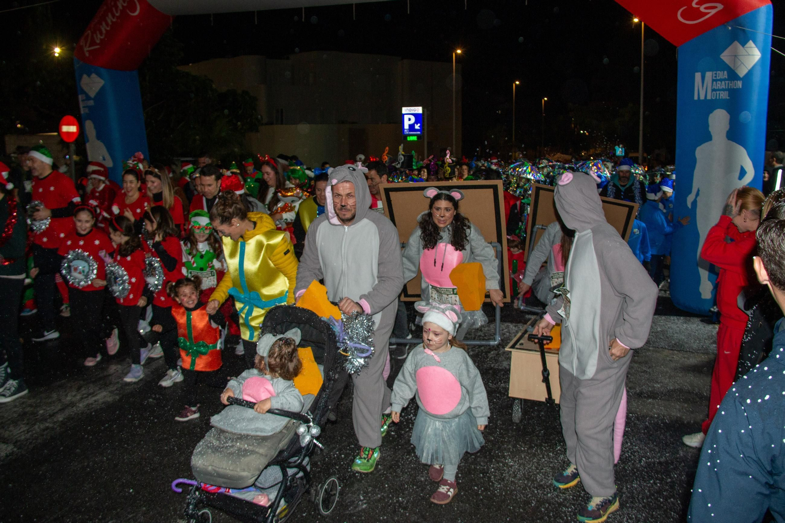 Ni la lluvia puede con la San Silvestre de Motril