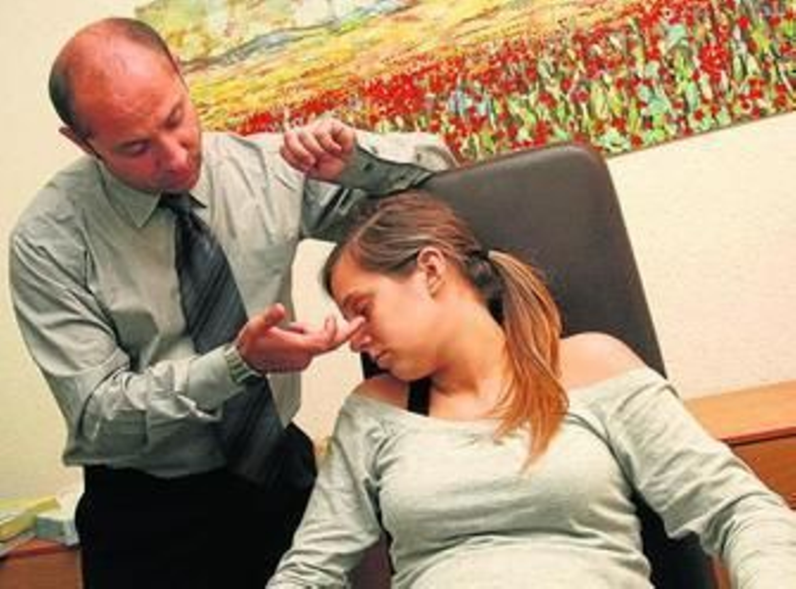 La hipnosis ericksoniana es una de las técnicas que usa la biodescodificación.