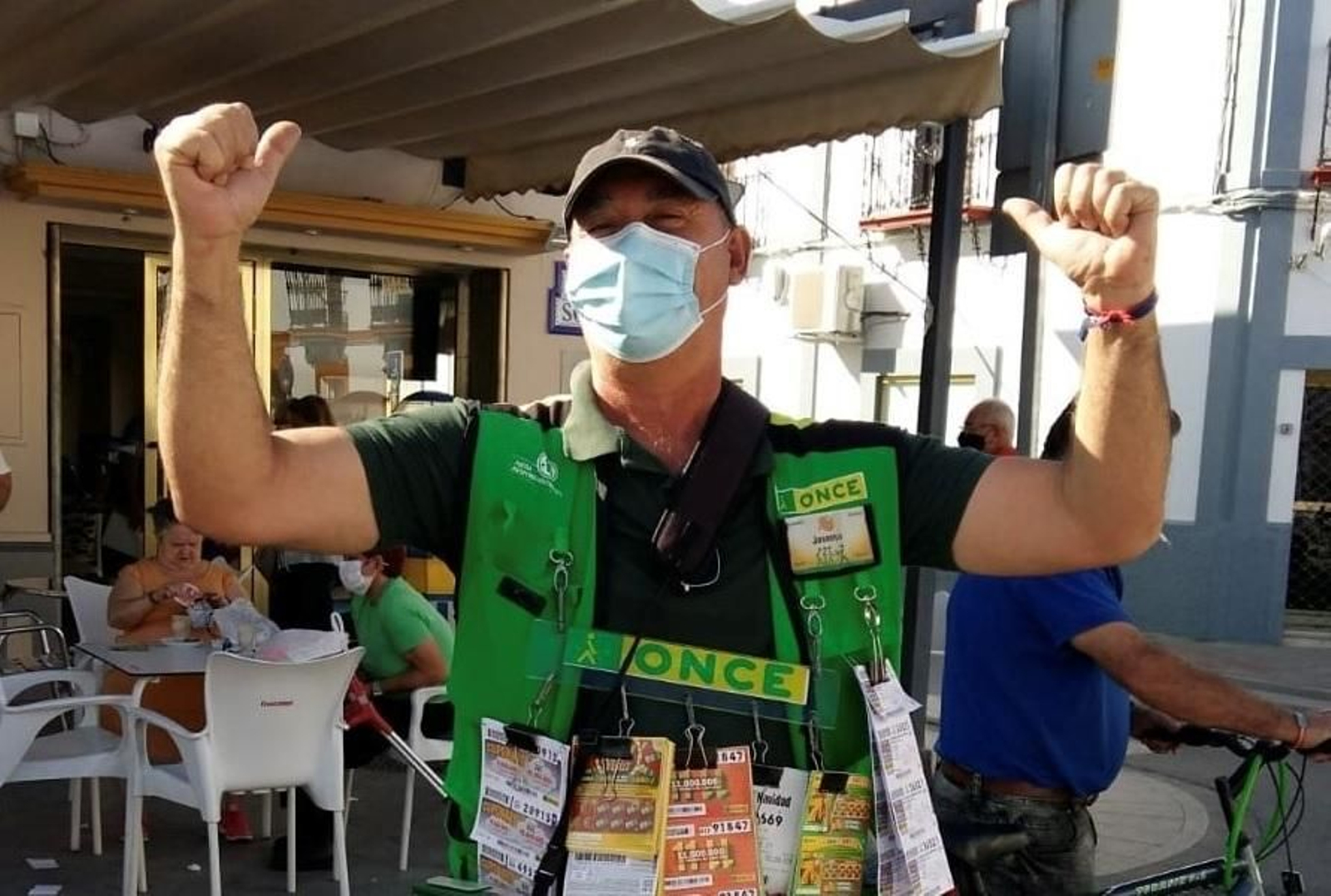 José Manuel García, el vendedor de la ONCE ha que ha repartido este domingo 1.680.000 euros en Tocina.