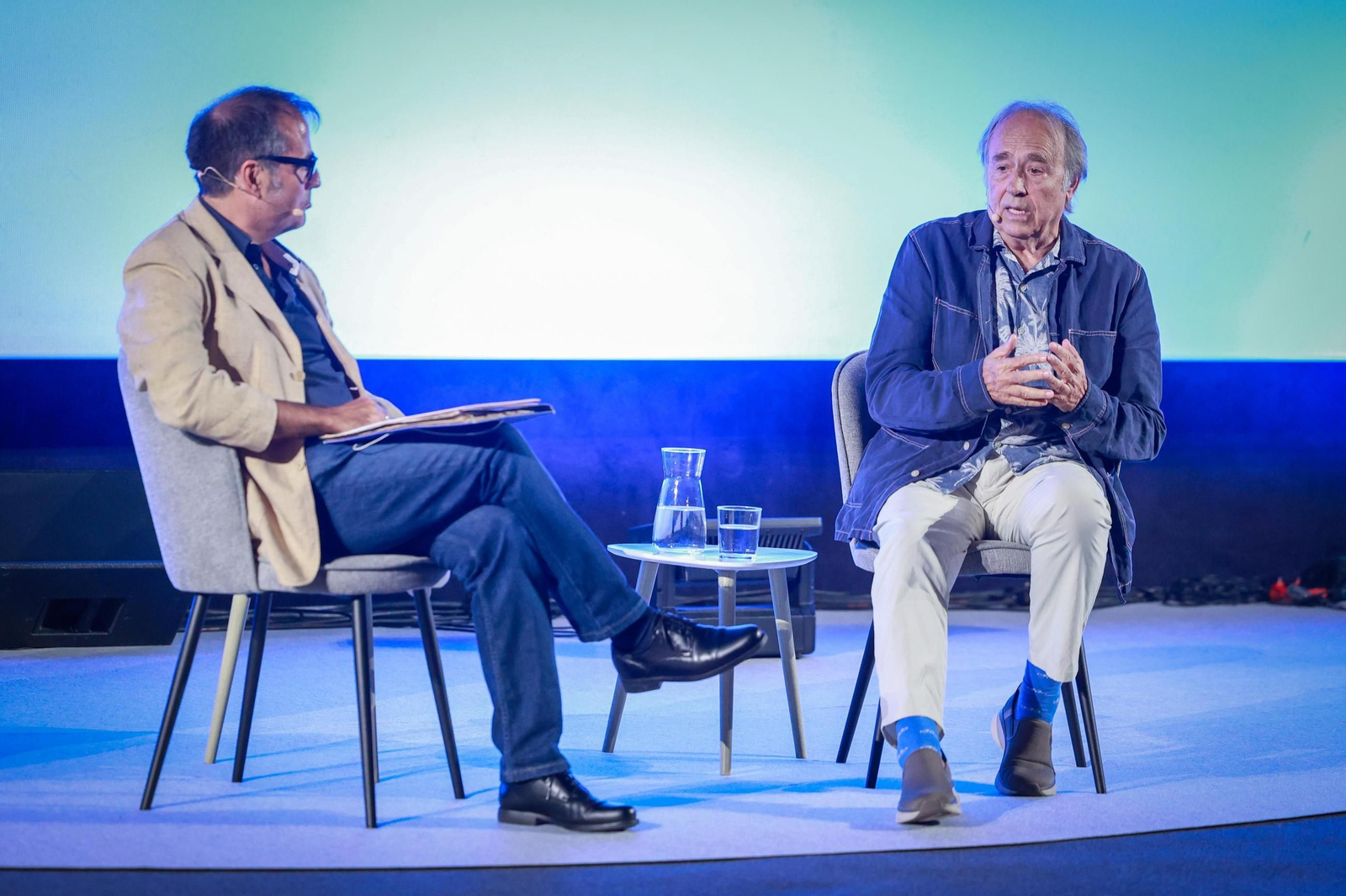 Charla con Joan Manuel Serrat en las vísperas del 24 de Septiembre en San Fernando: las imágenes del acto