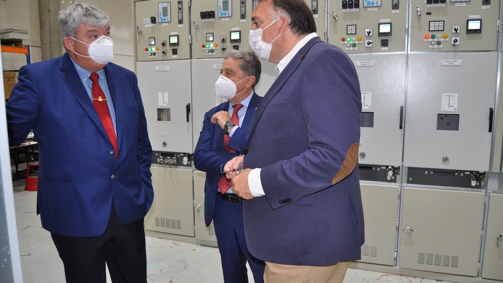 Enric Millo y Arturo Bernal, durante su visita a las instalaciones de CEN Solutions