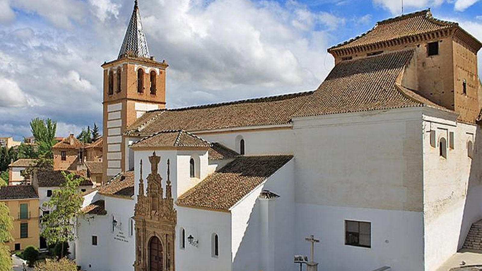 Monasterio de Santiago, de Guadix, donde habitó la pintora Mariana de la Cueva durante su adolescencia
