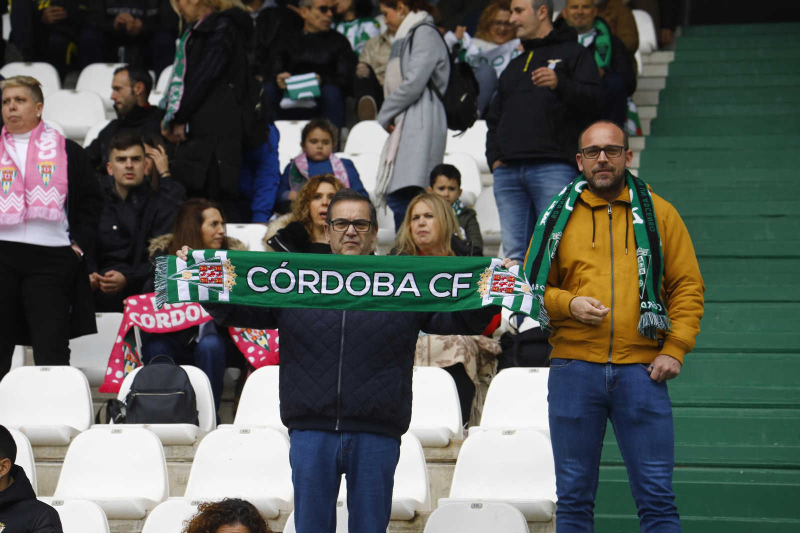El ambiente en las gradas de El Arcángel para el Córdoba CF - Cultural Leonesa, en imágenes