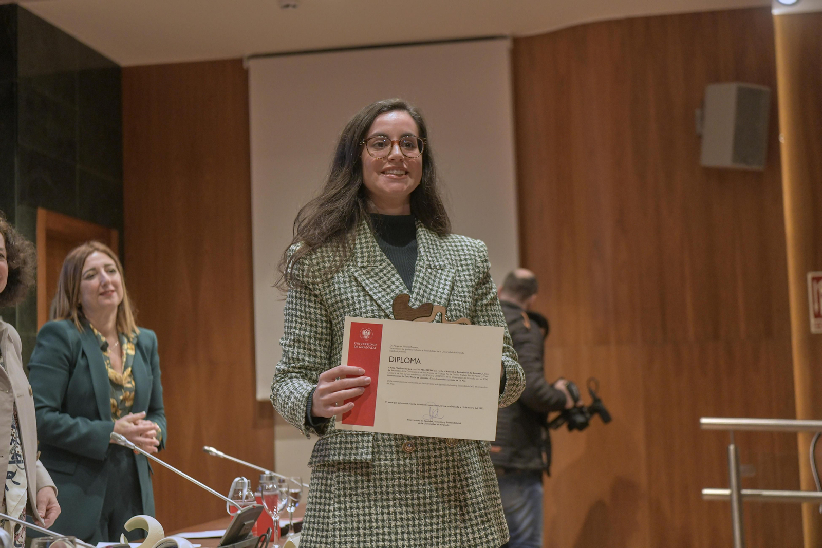 Entrega de la primera edición de los premios a los mejores trabajos fin de grado, fin de máster y tesis doctorales del ámbito de la igualdad y la inclusión en la UGR en imágenes