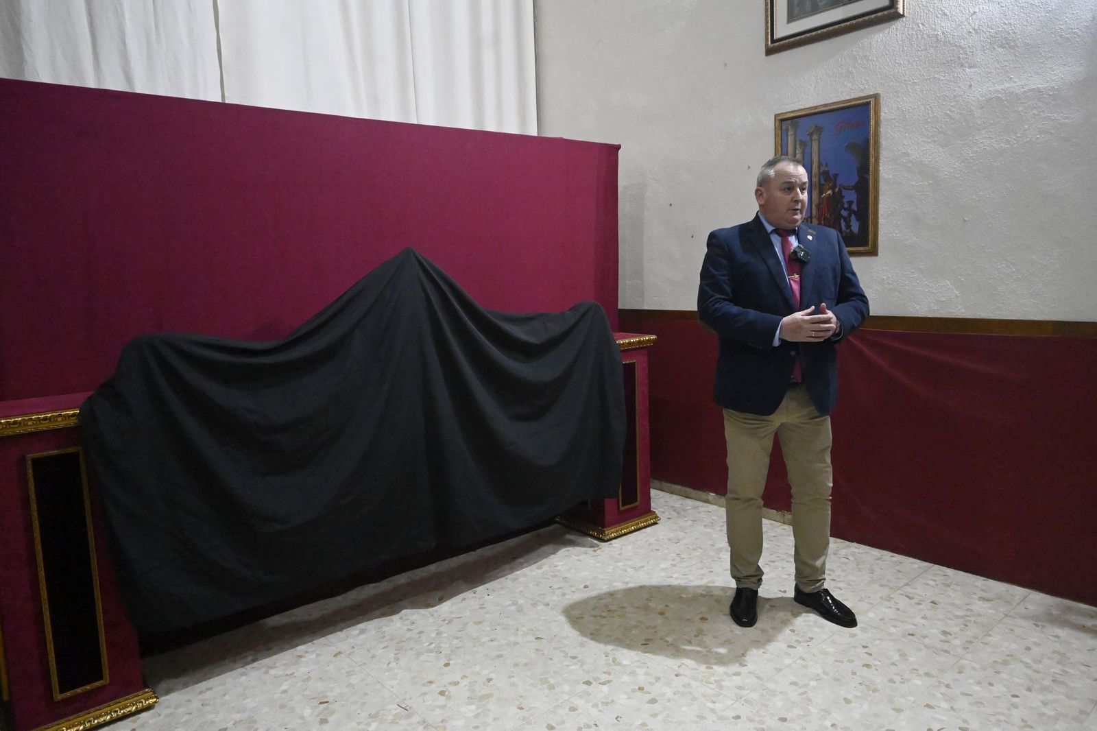 Las mejores fotos de la presentación de la bambalina trasera del palio de la Virgen de la Esperanza de Córdoba