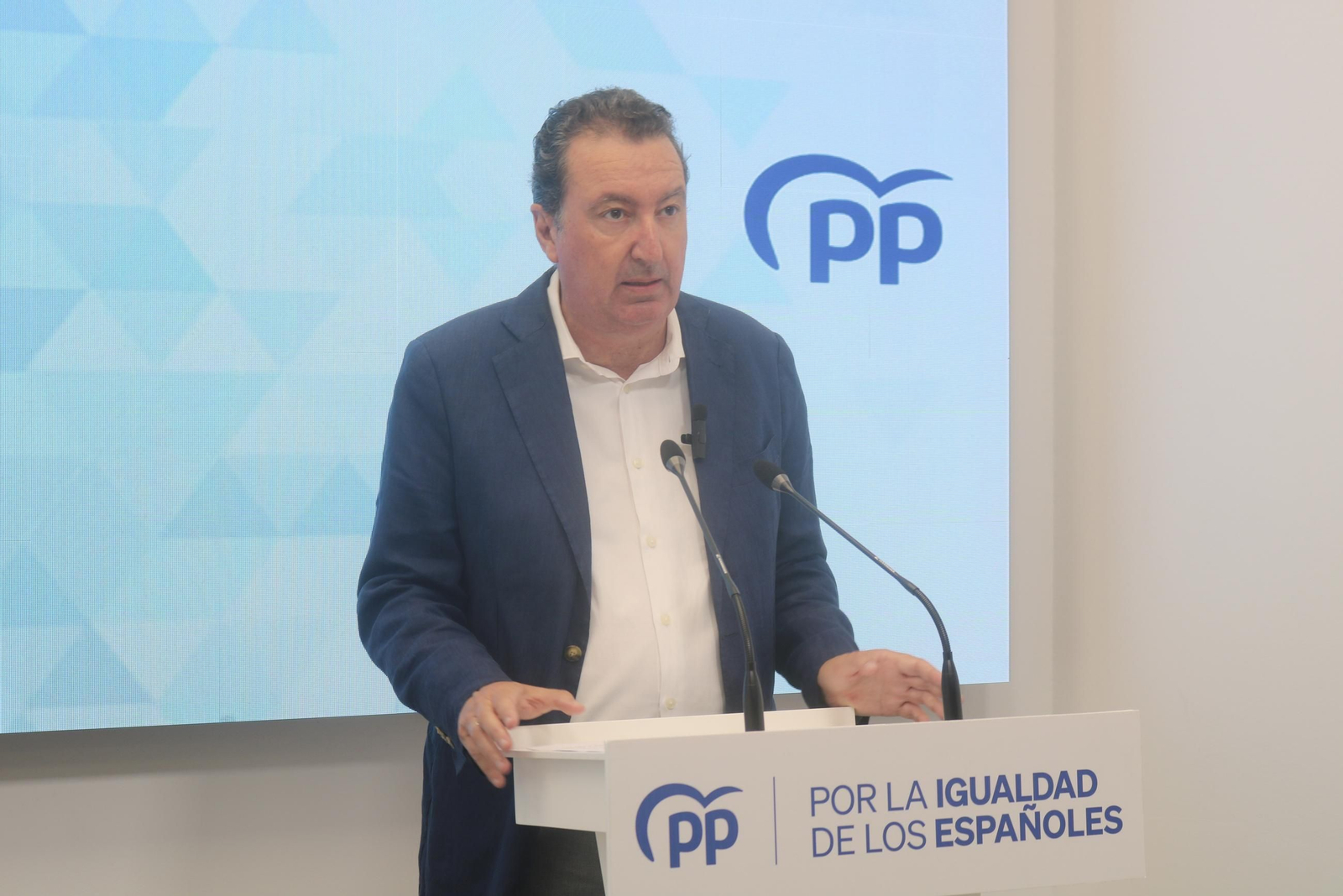 Manuel Andrés González.