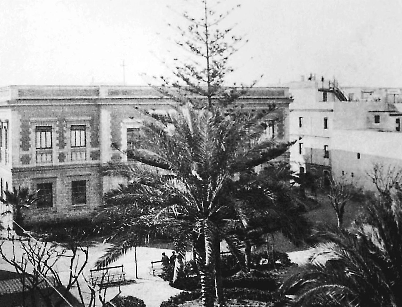 Plaza de la Reina, en la Viña, con el edificio de la Audiencia Provincial