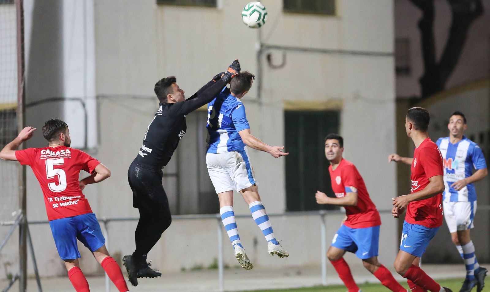 Imágenes del partido en La Juventud entre el Jerez Industrial y el Trebujena