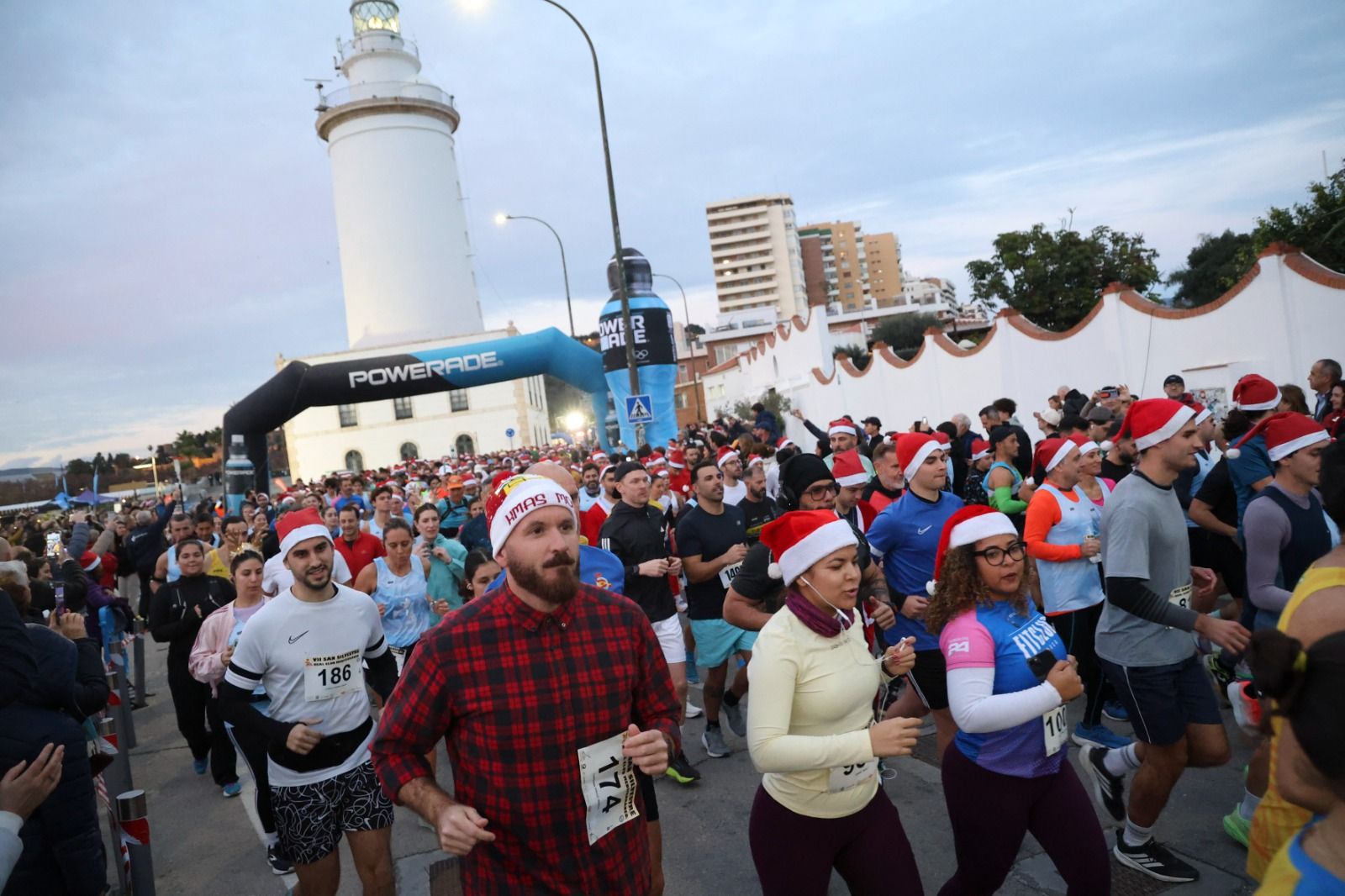 Las fotos de la San Silvestre del Real Club Mediterráneo en Málaga
