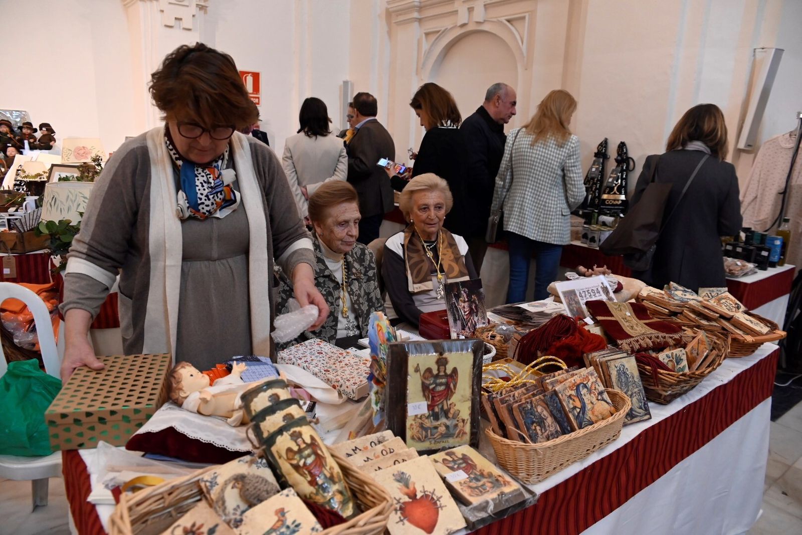 En imágenes, la inauguración del Baratillo de Adevida en Córdoba