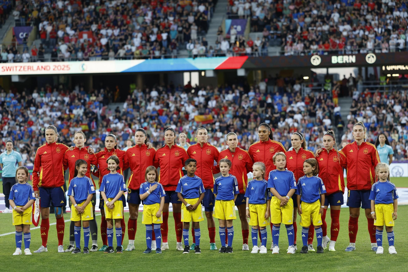 Las fotos del Italia - España de la Eurocopa femenina