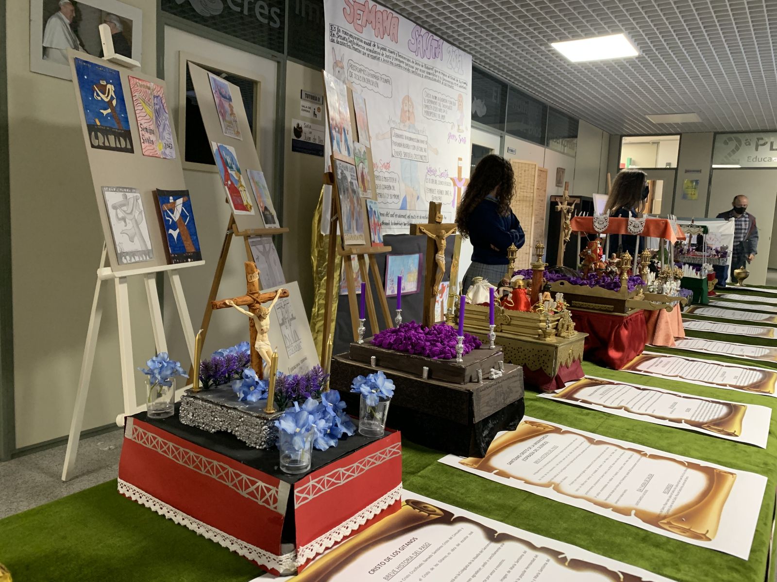 La Semana Santa de Granada llega a las aulas