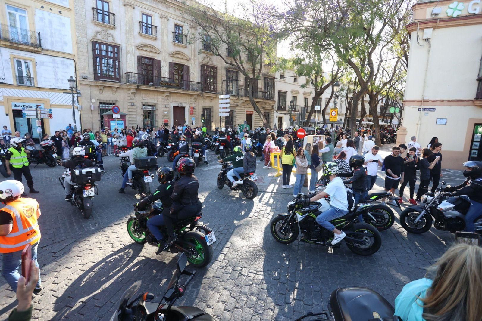 Jerez disfruta ya del ambiente del Gran Premio de MotoGP con la Gran Caravana Motera