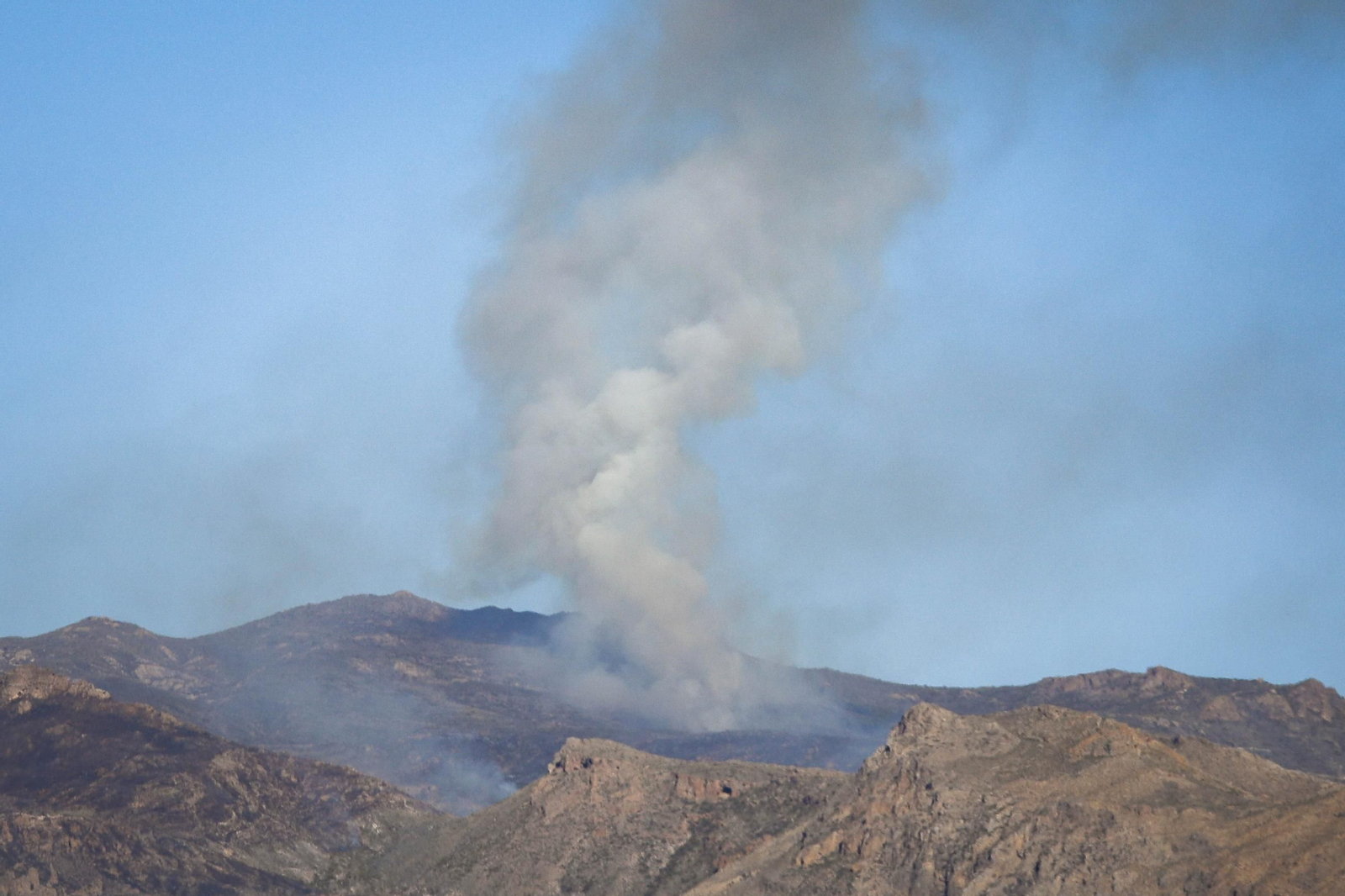 Las imágenes del incendio forestal en Sierra Alhamilla