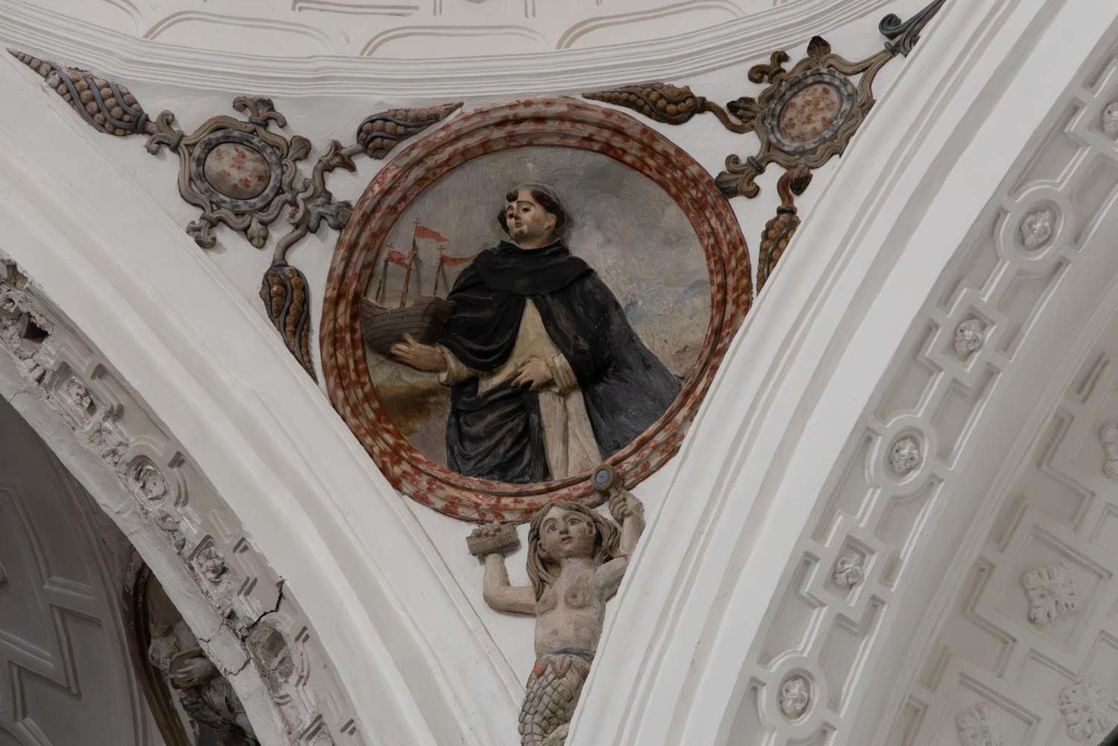 El interior de la iglesia de Santo Domingo de Jaén, al detalle.