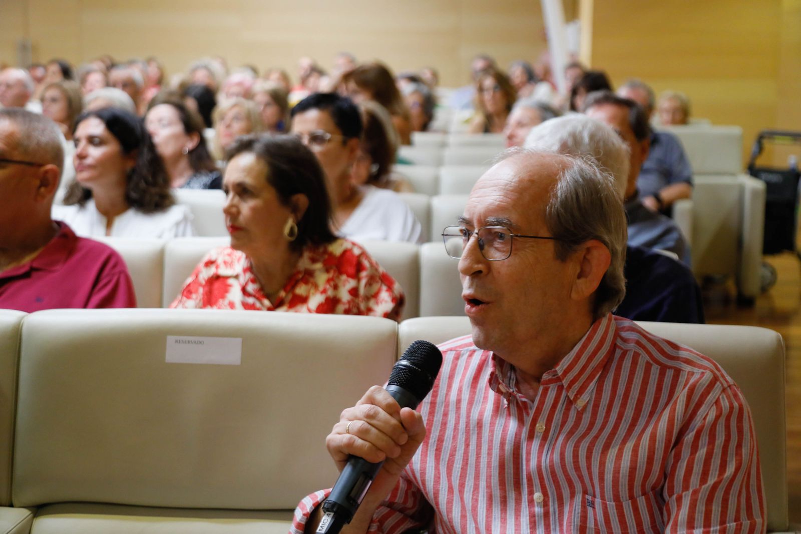 Imágenes de Diario de los Libros, con Julia Navarro