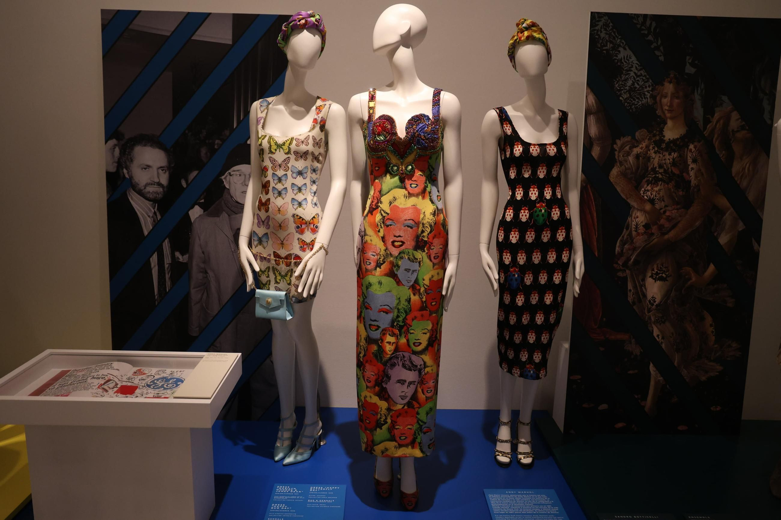 Todos los detalles de la exposición de Versace en Málaga, en imágenes