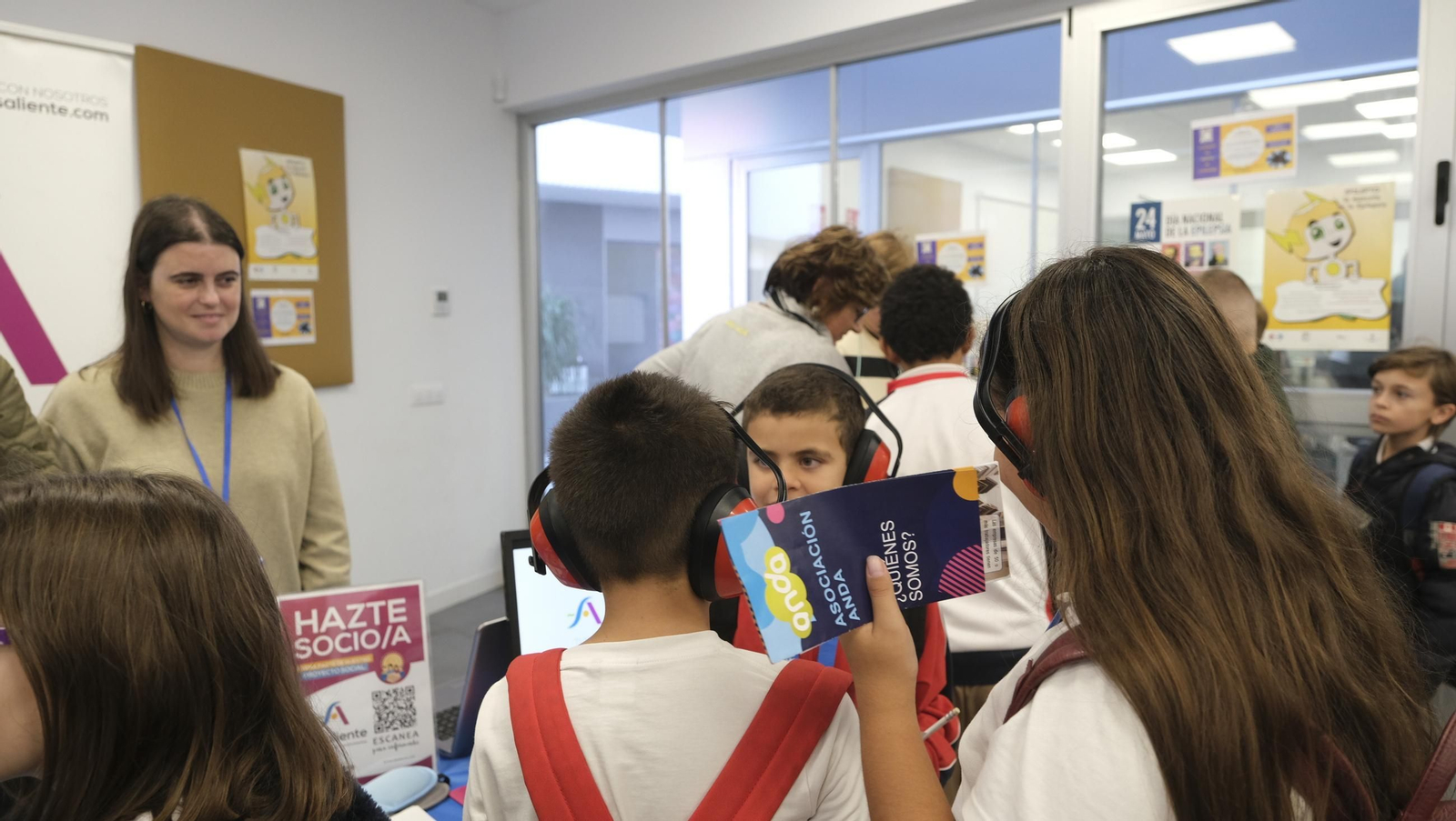 Imágenes de la Jornada de Puertas Abiertas de Asociaciones en el Espacio Alma