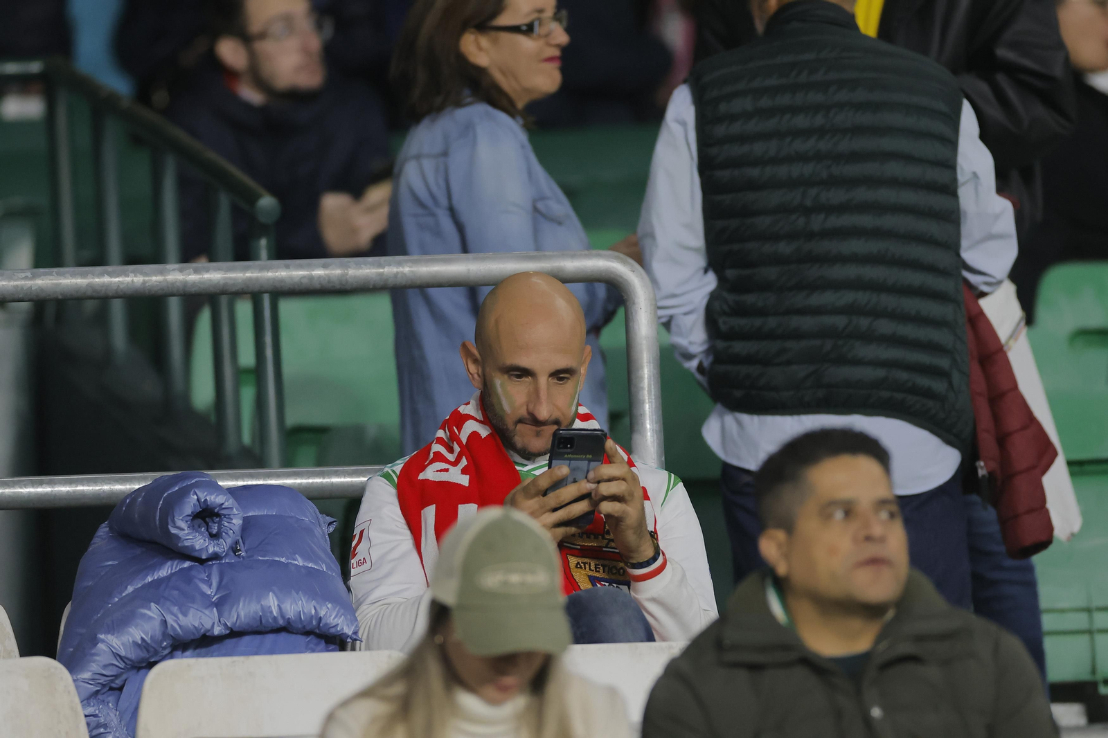 Búscate en las fotos del Betis-Las Palmas