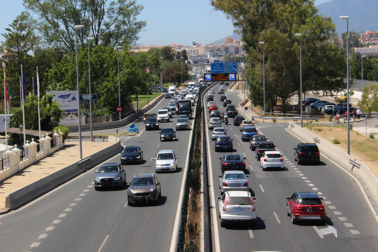 La Autovía del Mediterráneo A-7 a su paso por San Pedro Alcántara.