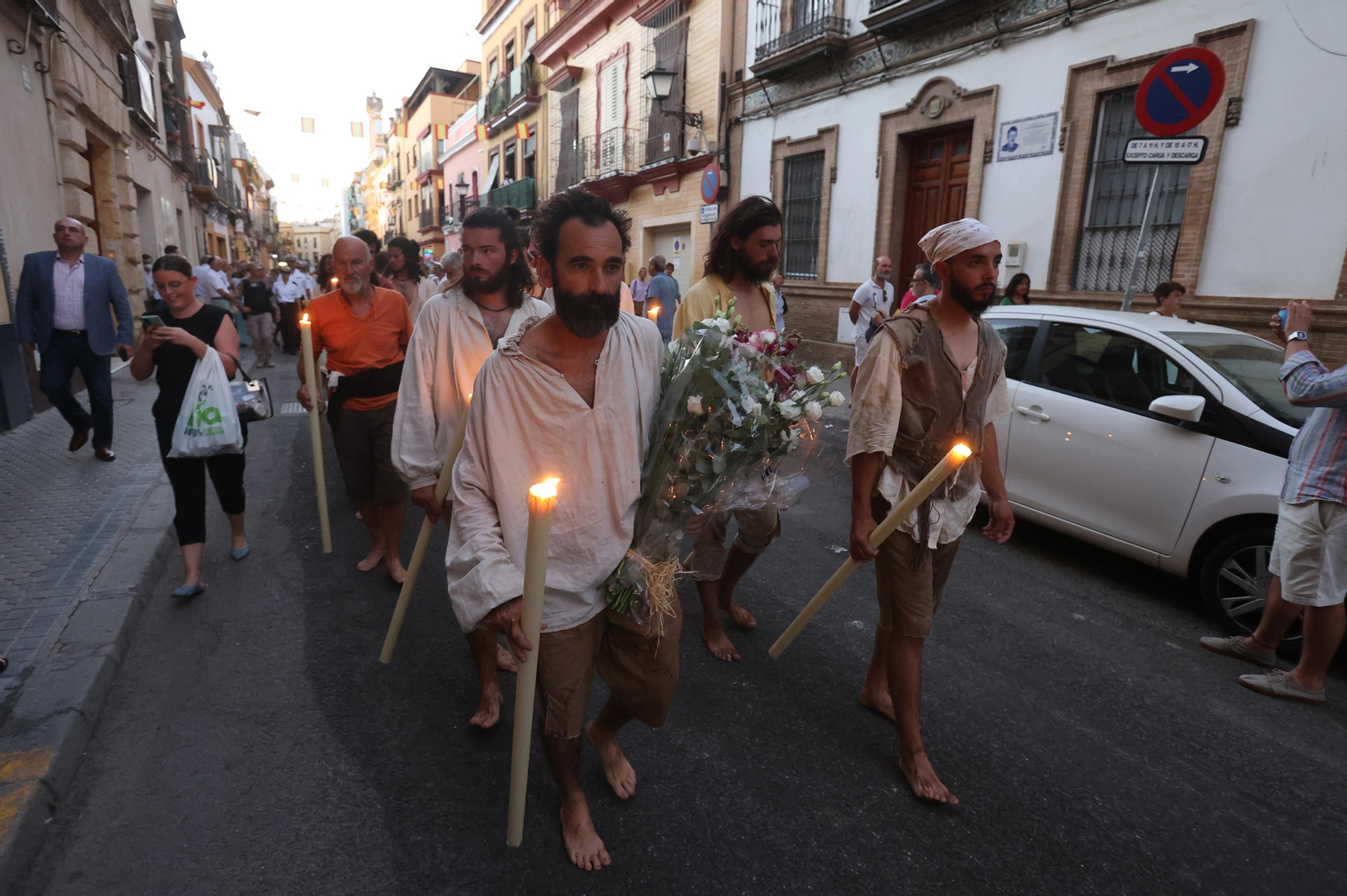 DESEMBARCO DE 18 ACTORES REPRESENTANDO A ELCANO Y ESCOLTADOS POR EL TERCIO DE OLIVARES