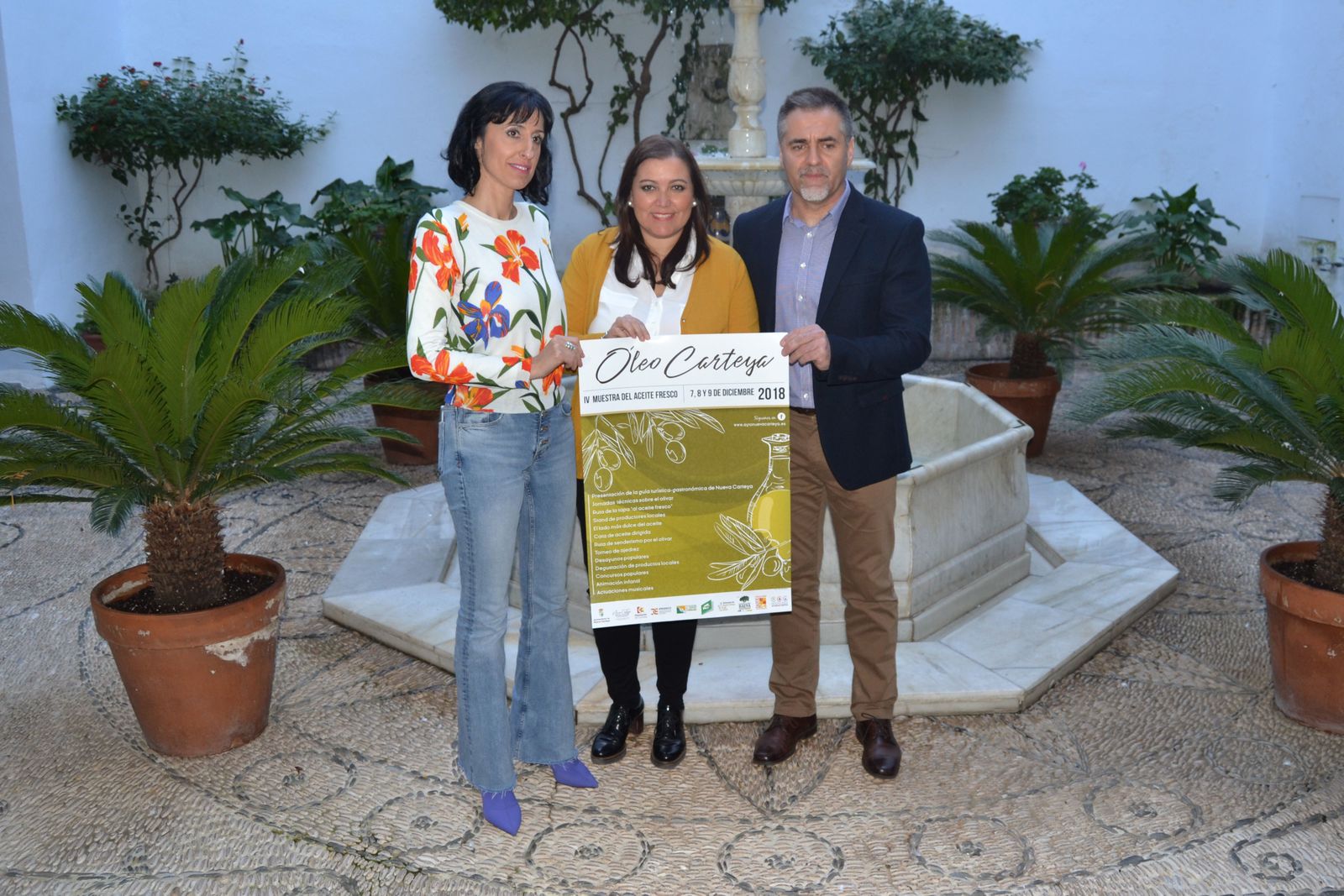 La concejala Helena Amo, Ana Carrillo y Vicente Tapia.