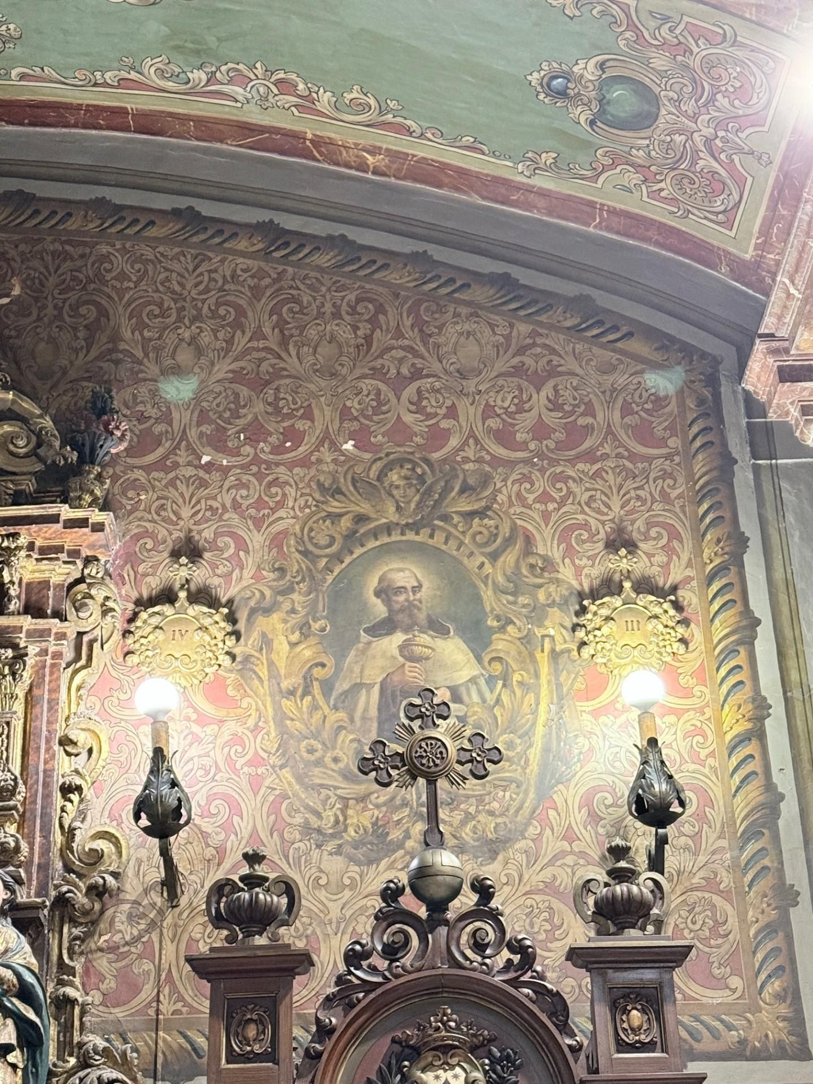 La magnífica decoración pictórica.