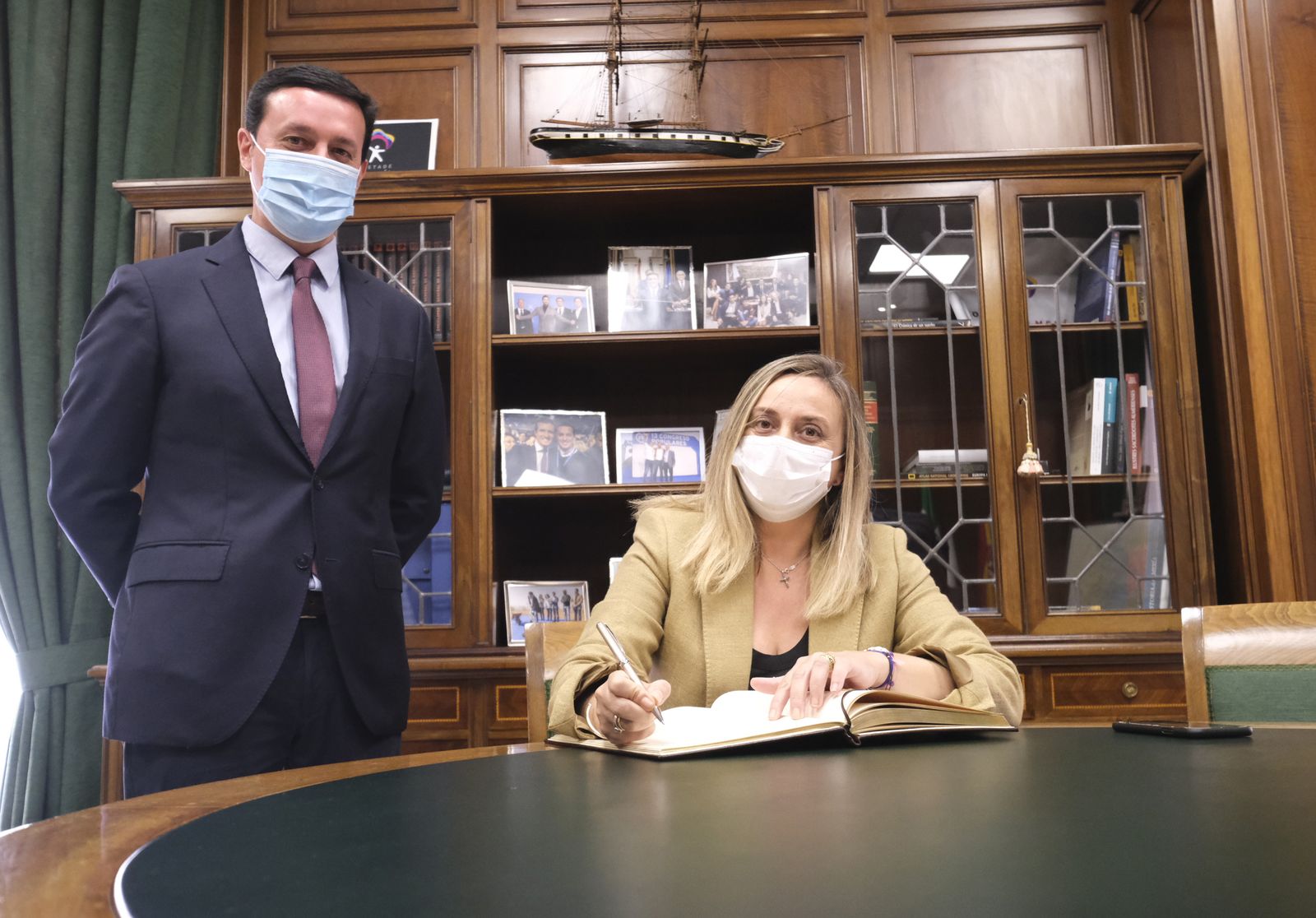 Fotogalería Consejera de Fomento en Diputación de Almería