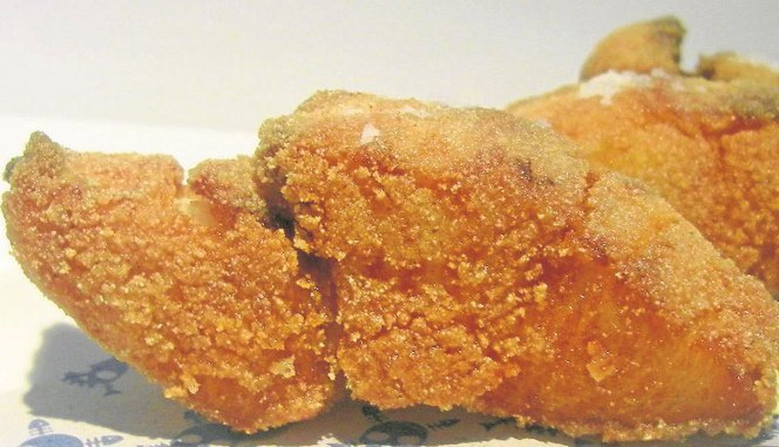 Al cazón frito con adobo de la taberna de Ángel León.