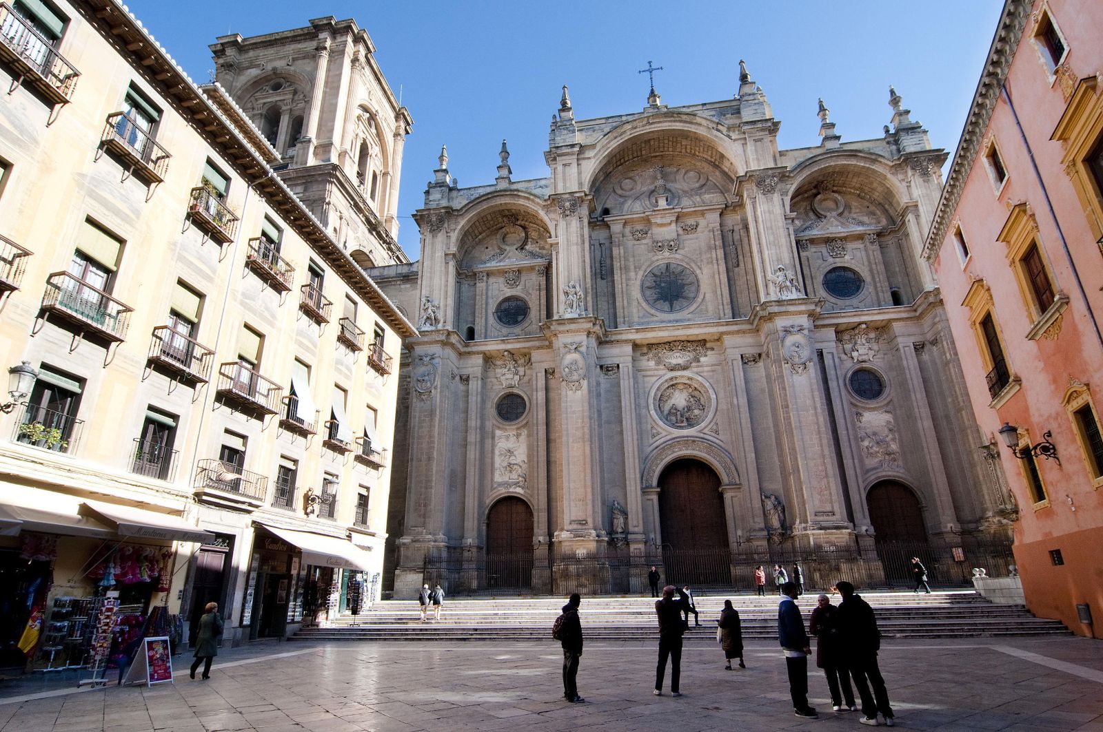 La Catedral de Granada, la Capilla Real y el Sagrario fueron inmatriculados el 11 de marzo de 2014.