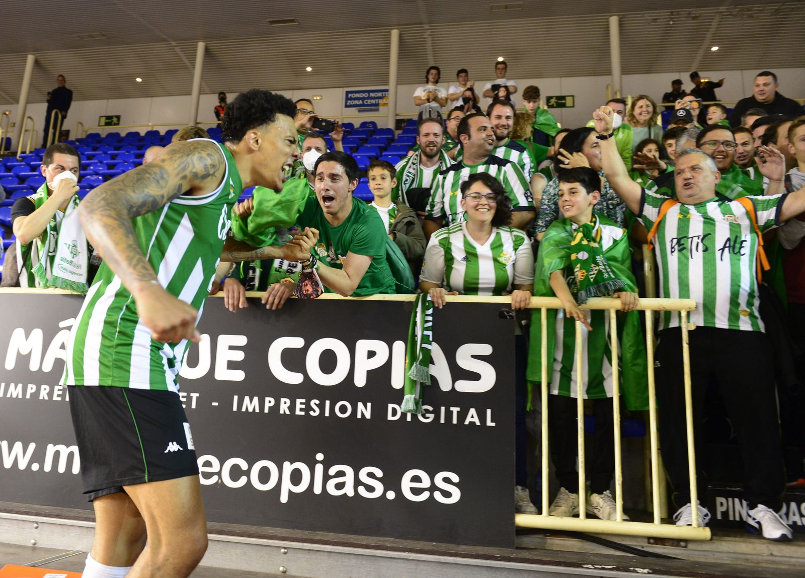 Las imágenes de la fiesta del Coosur Betis