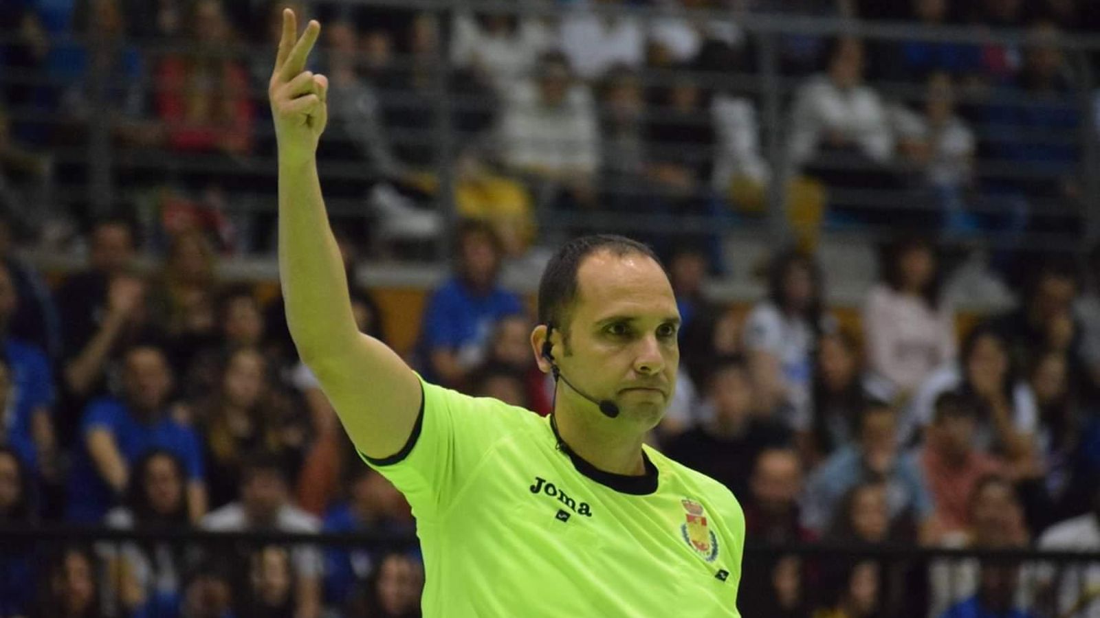 Sebas, en su faceta de árbitro.