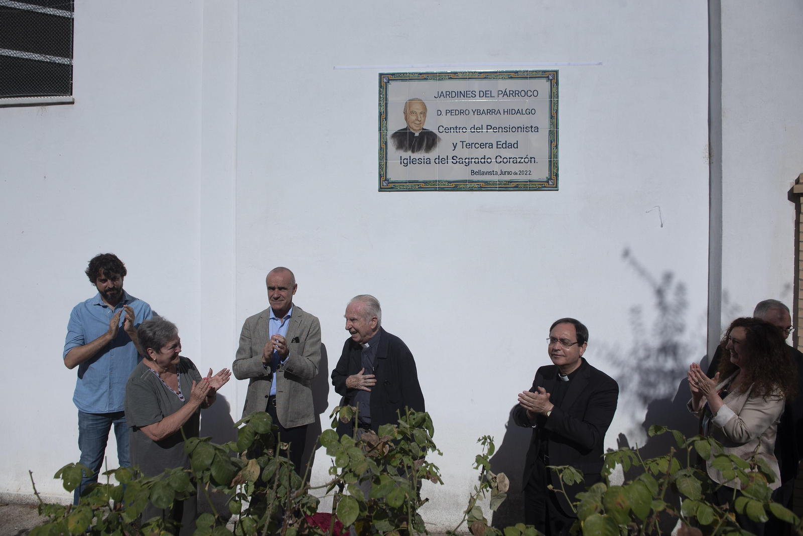 Las imágenes de la inauguración de los jardines del párroco D. Pedro Ybarra