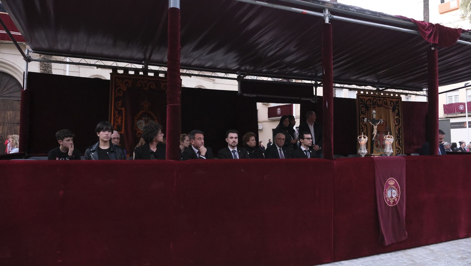 Procesión del Santo Entierro en Almería, en imágenes