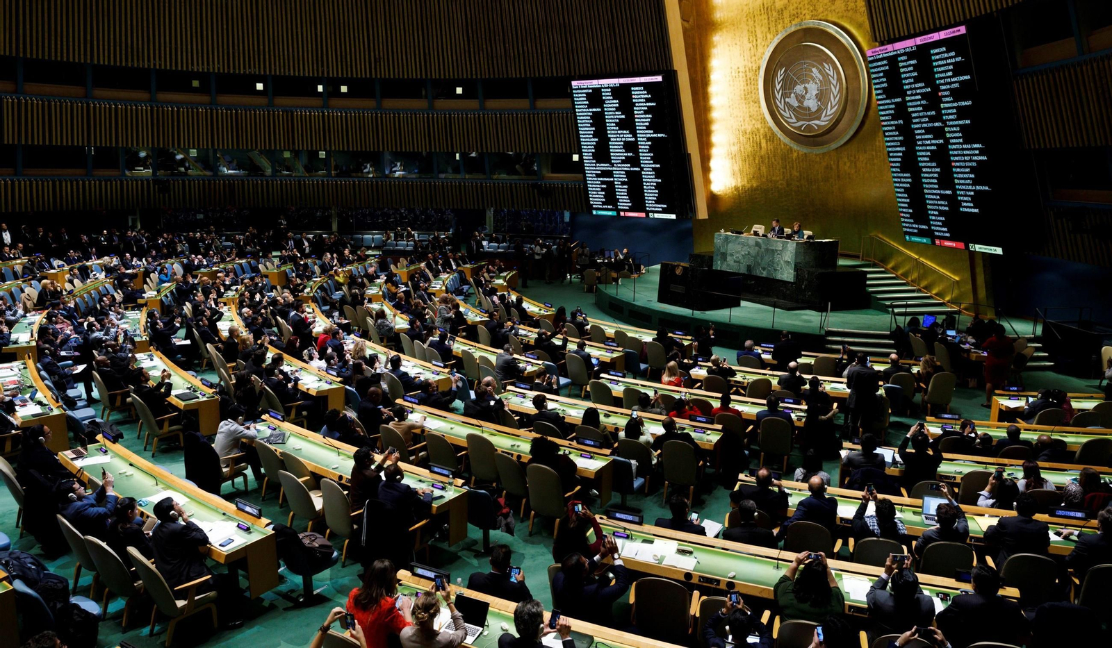 La Asamblea General de la ONU aprueba por mayoría aplastante permitir que Palestina participe por videoconferencia.