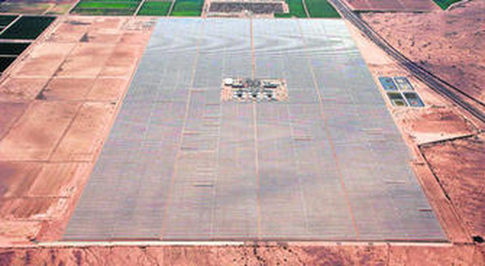 La central termosolar Solana, situada en el estado de Arizona.