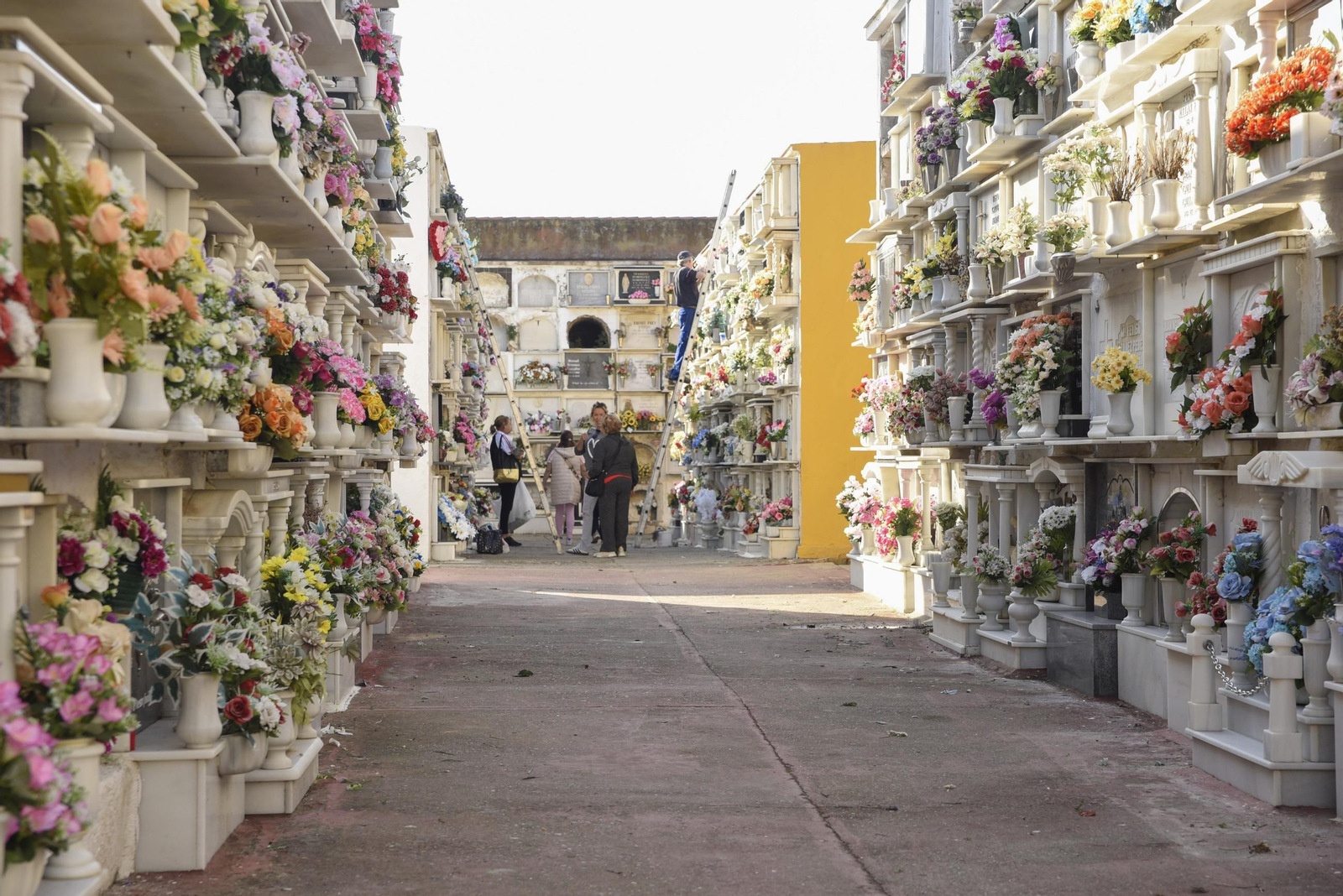 Fotos del Día de Todos los Santos en La Línea