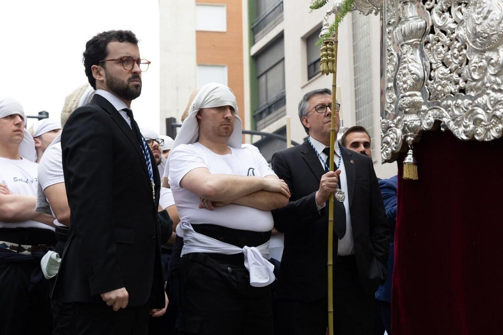 Los jiennenses se echan a la calle para presenciar la primera de las procesiones de la jornada: la Borriquilla (I)