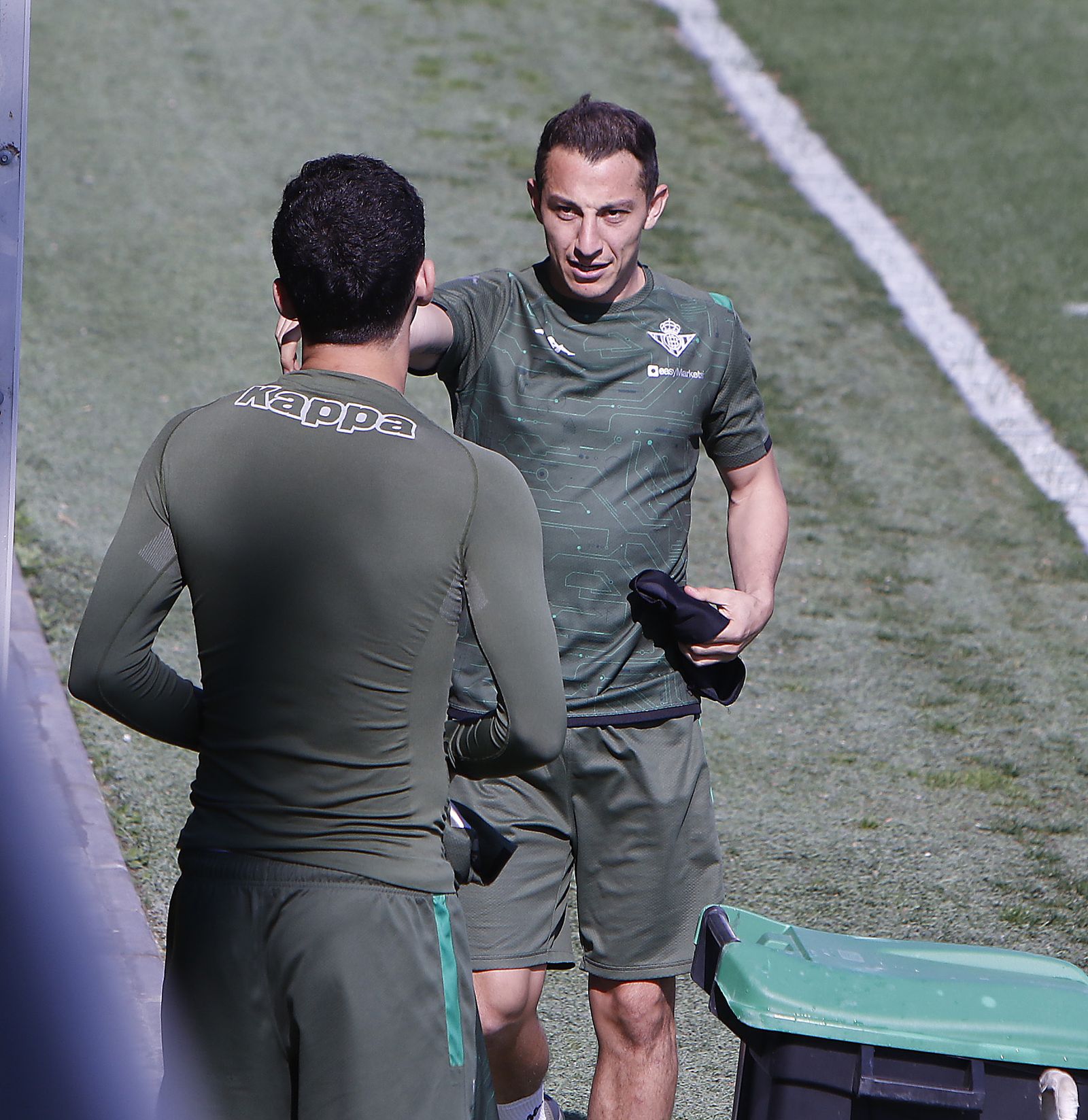 Guardado, en un entrenamiento del Betis.
