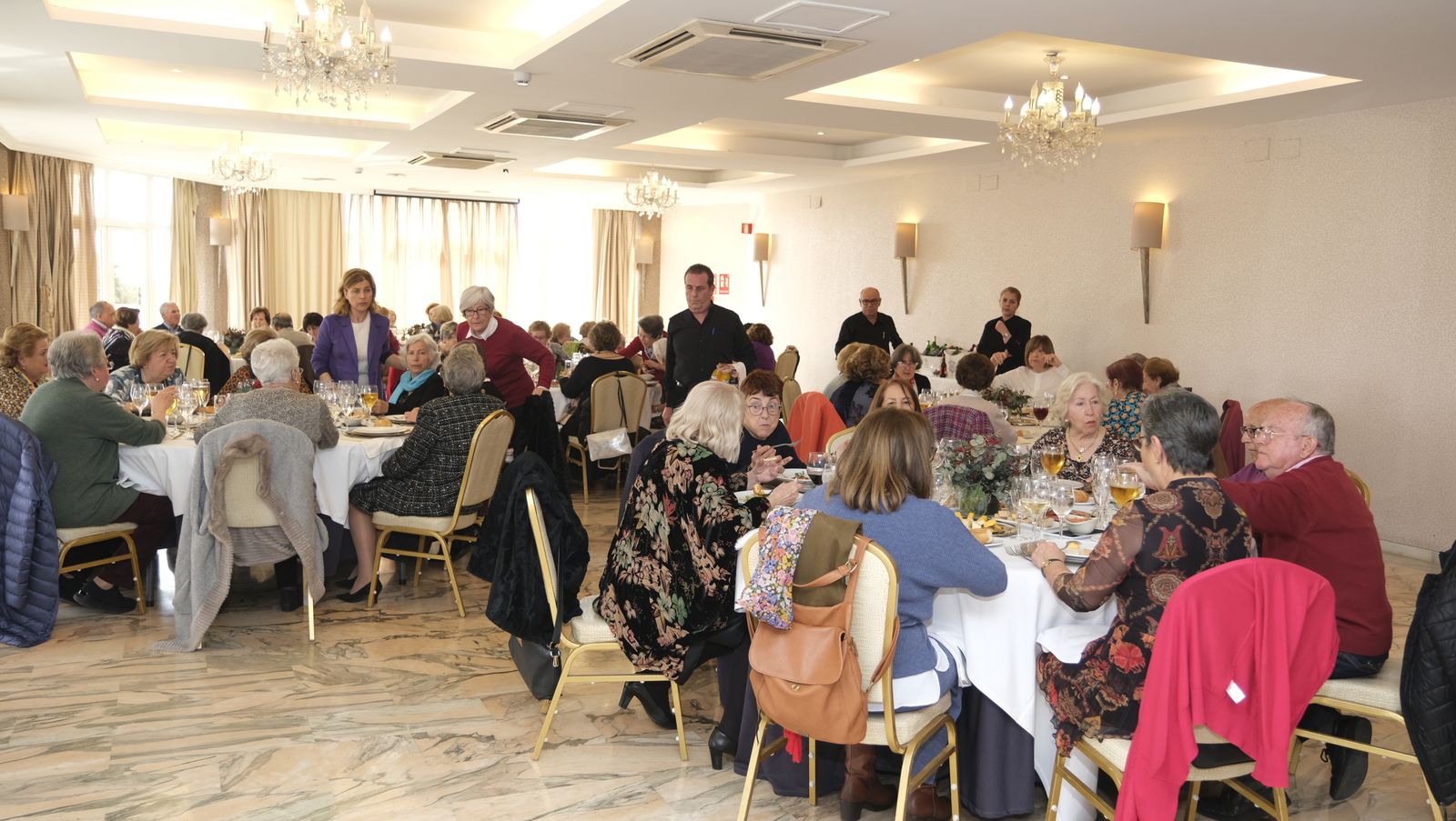 Imágenes del encuentro anual de los docentes jubilados almerienses, ADOJAL