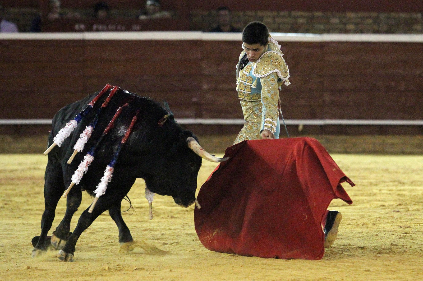 Juan Silva "Juanito" sale a hombros en la Plaza de toros La Merced, en imágenes